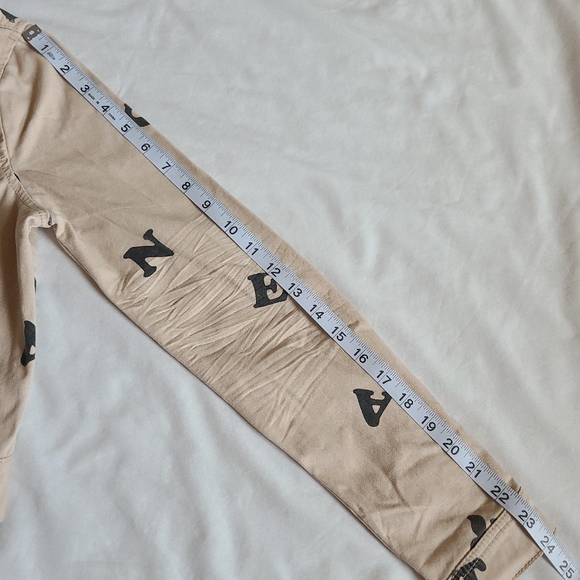 ❤️NWT BCBGeneration Nude/Blush/Black Scattered Alphabet Denim Jean Jacket, S - Picture 10 of 14